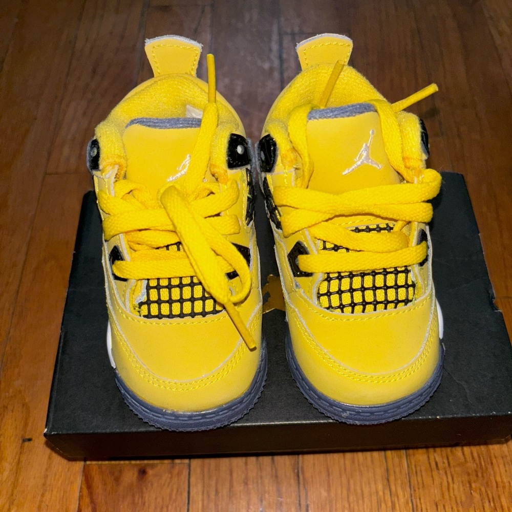 JORDAN 4’s